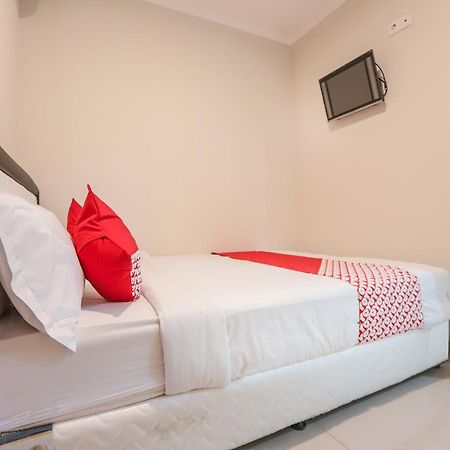Oyo 387 Alfa Guest House Tegal  Exterior foto