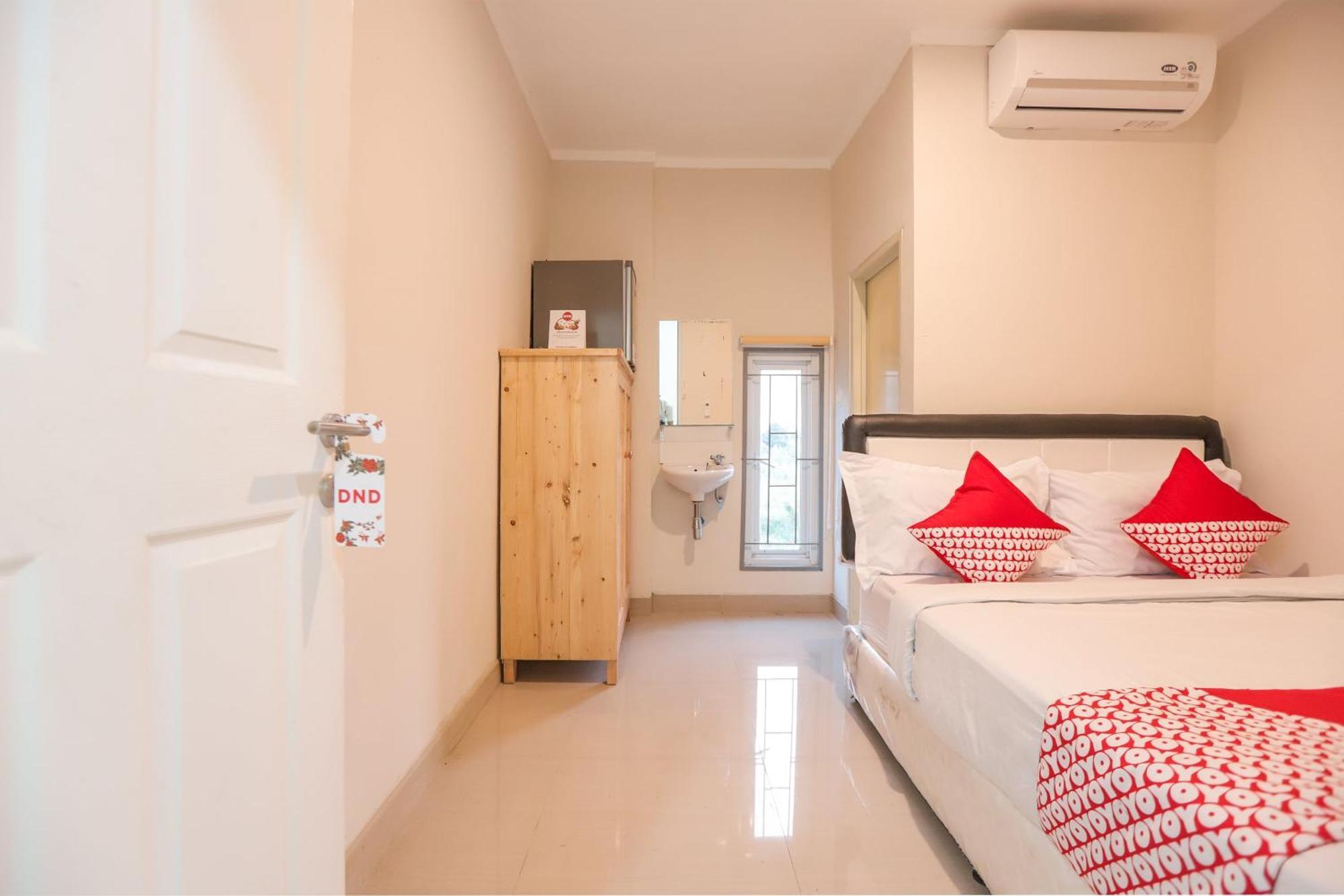 Oyo 387 Alfa Guest House Tegal  Exterior foto
